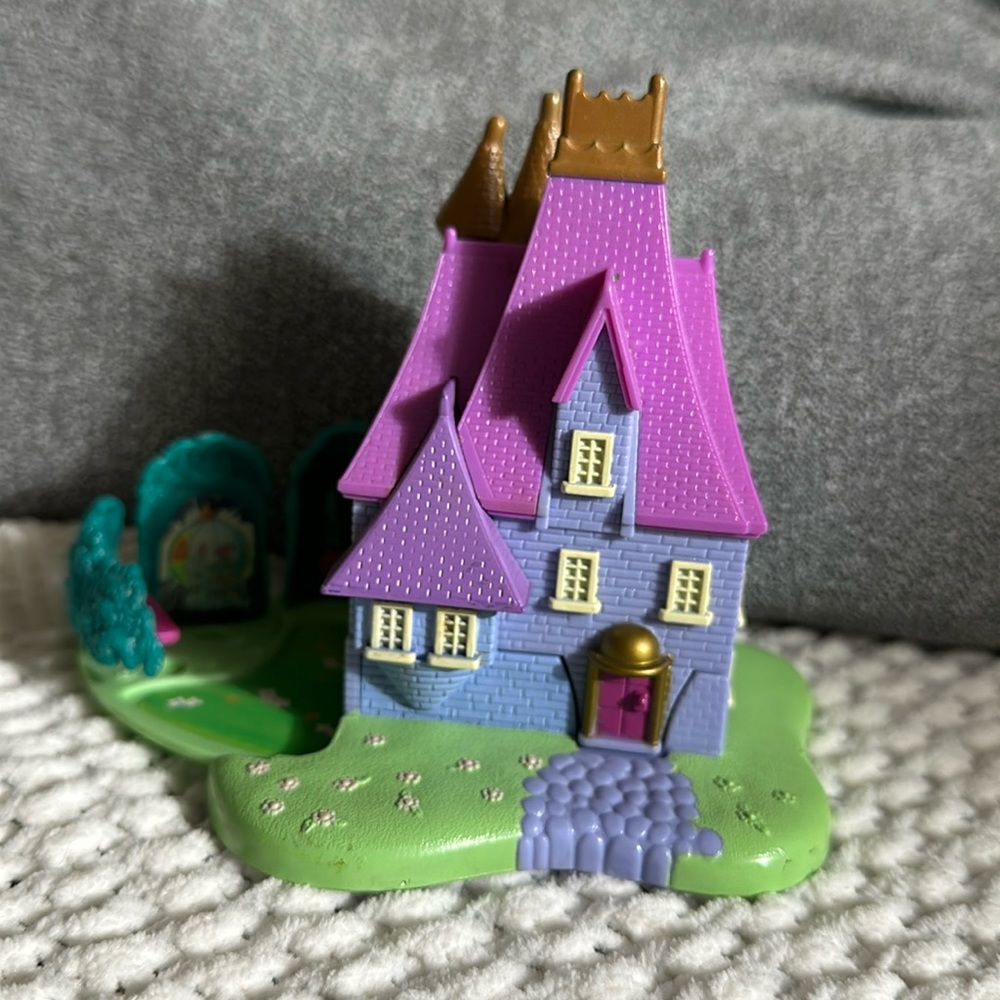 Last Chance - Polly Pocket Vintage Castle 1995